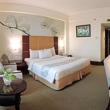 Emerald Garden International Hotel Medan Exterior foto