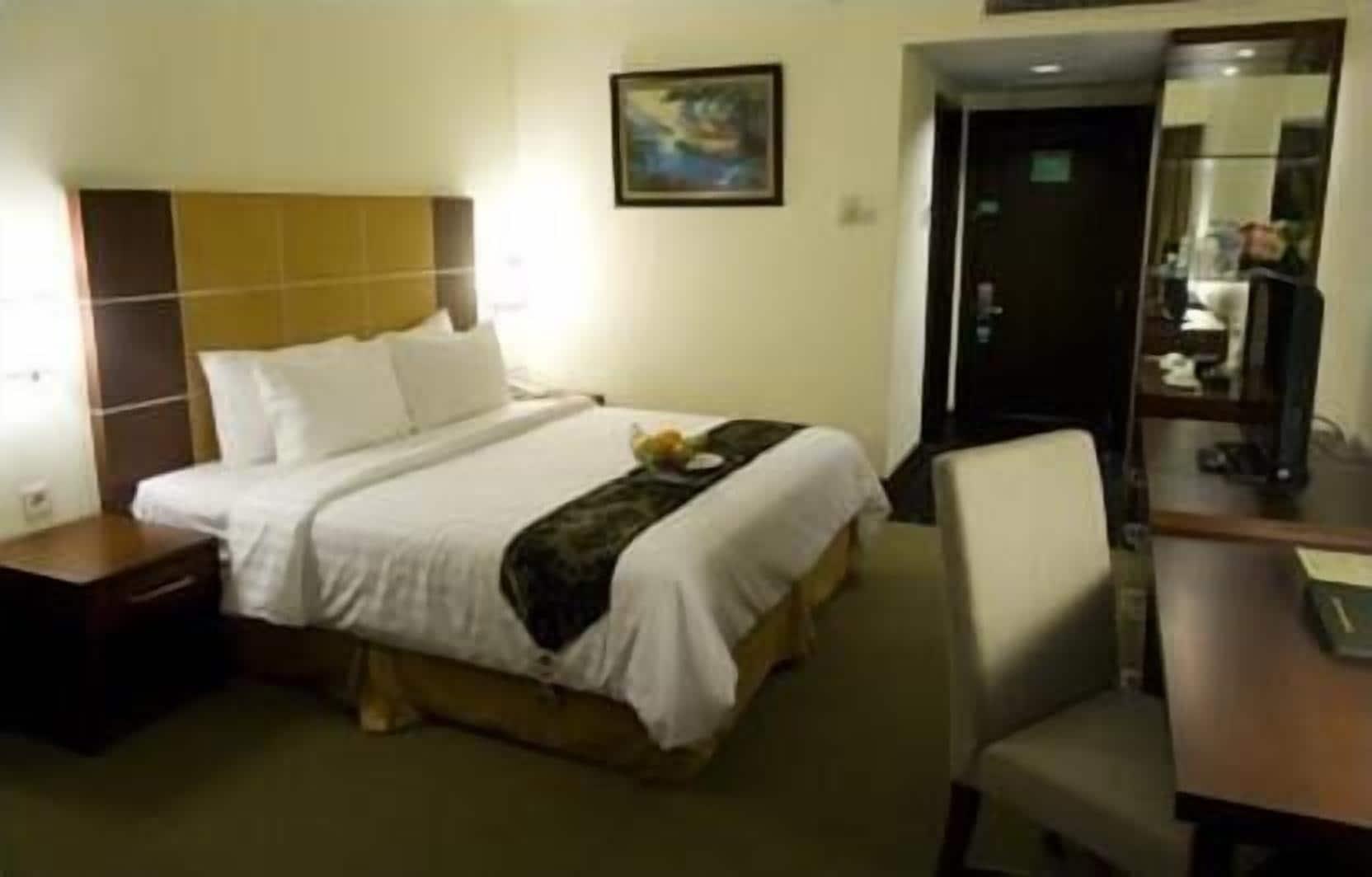 Emerald Garden International Hotel Medan Exterior foto