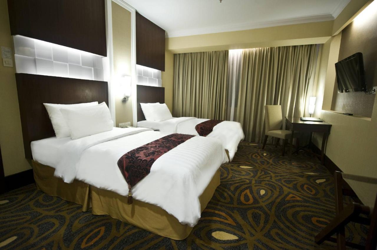 Emerald Garden International Hotel Medan Exterior foto