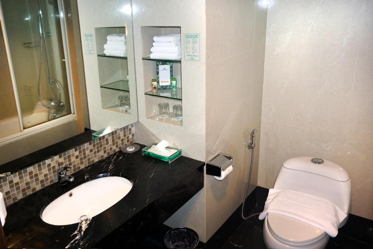 Emerald Garden International Hotel Medan Exterior foto
