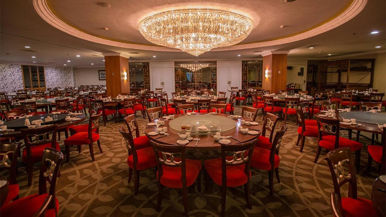 Emerald Garden International Hotel Medan Exterior foto