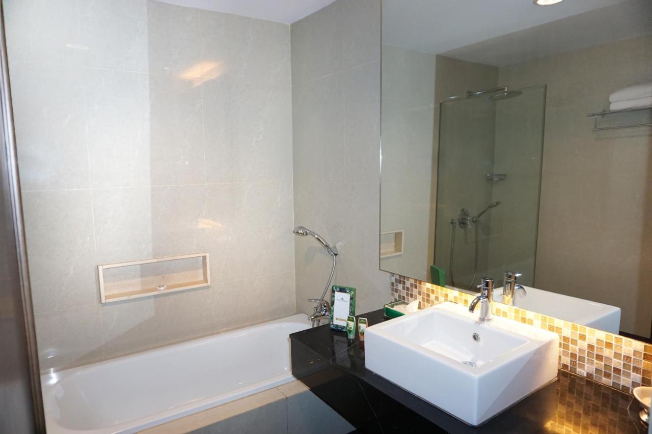 Emerald Garden International Hotel Medan Exterior foto