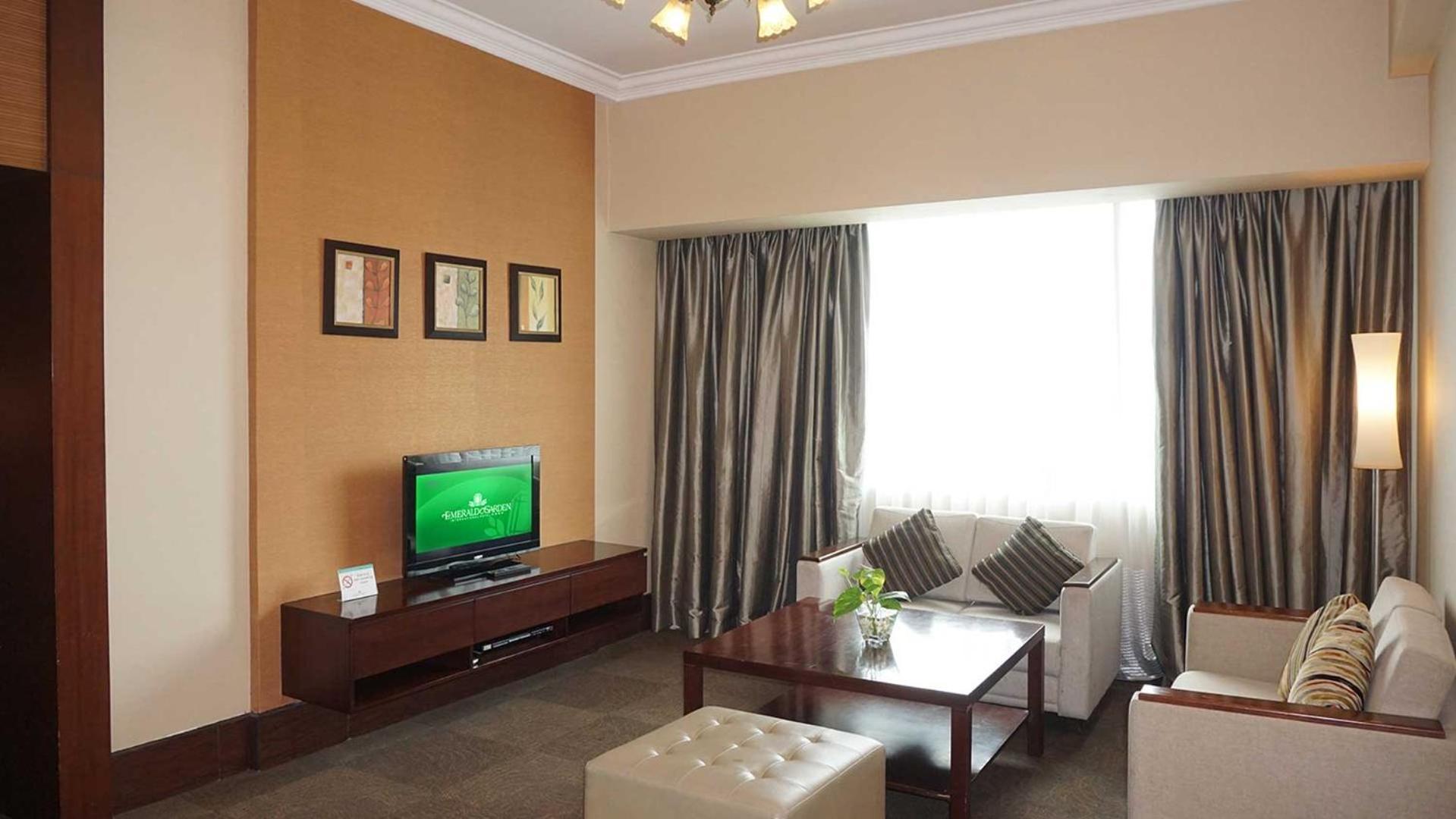 Emerald Garden International Hotel Medan Exterior foto