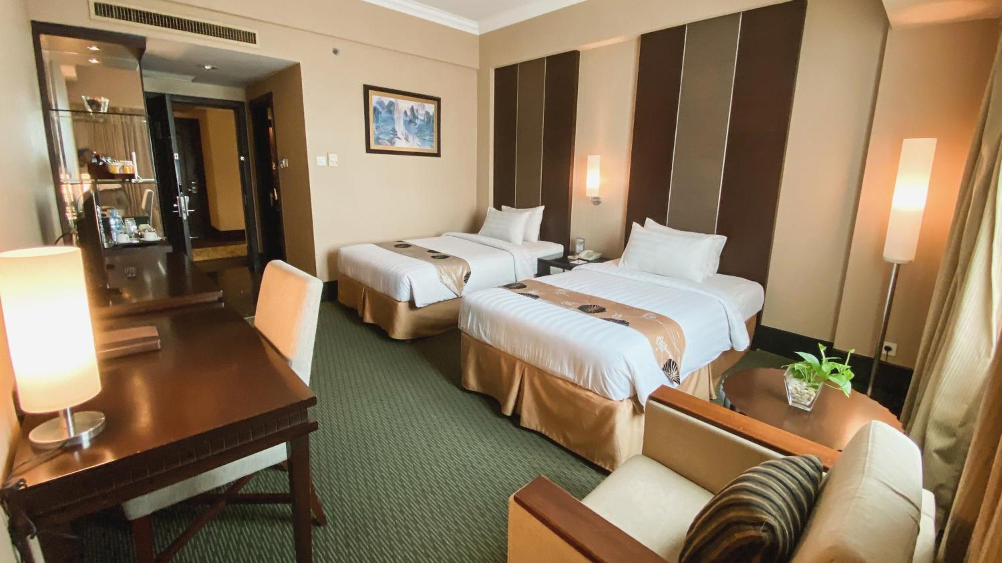 Emerald Garden International Hotel Medan Exterior foto