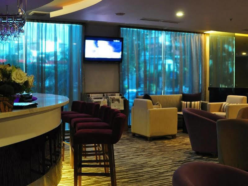 Emerald Garden International Hotel Medan Exterior foto