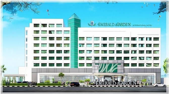 Emerald Garden International Hotel Medan Exterior foto